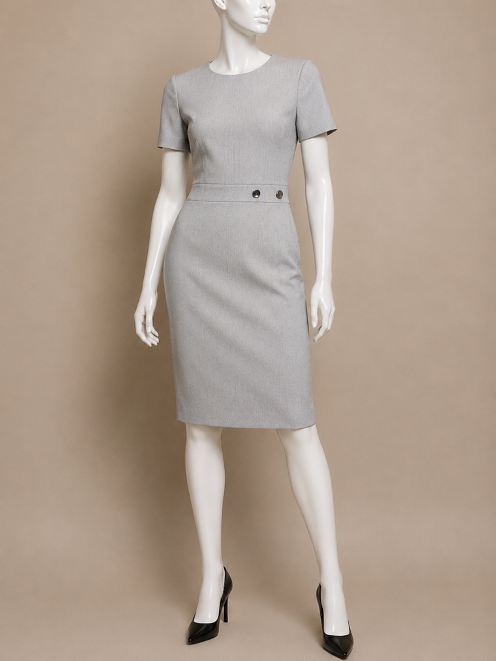 Banana Republic Classic Short-Sleeve Sheath Dress in Light Gray. Size 2P